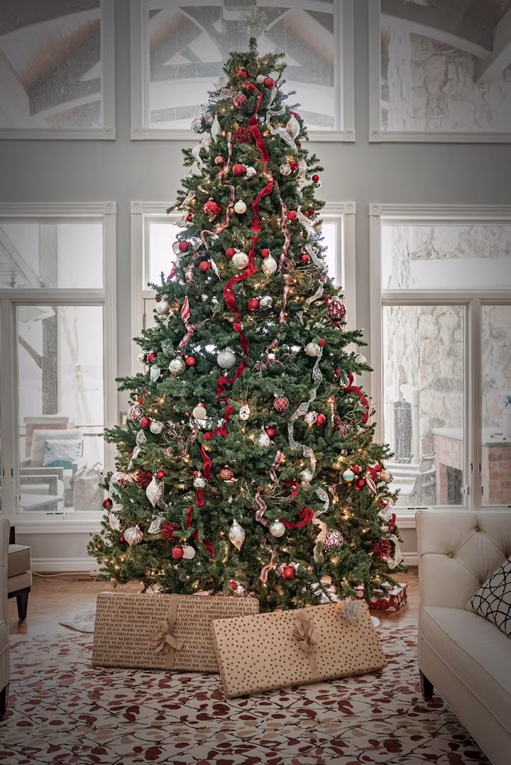 Professional Christmas tree decoration