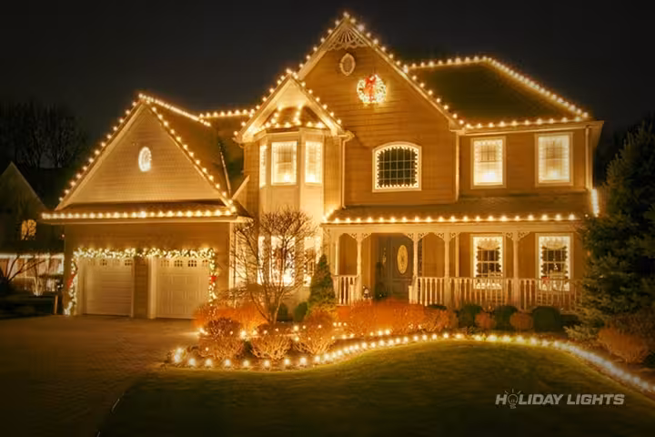 Christmas Lights Residential Installation Middleton — Massachusetts